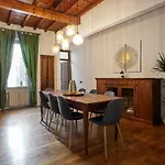 Best Location W/ Breathtaking Views Chic Palace