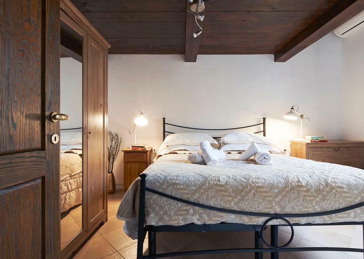 Location W/ Breathtaking Views Chic Palace